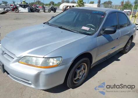 2002 Honda Accord 2.3 Vp z USA, uszkodzony, nr VIN 1HGCF86652A082568